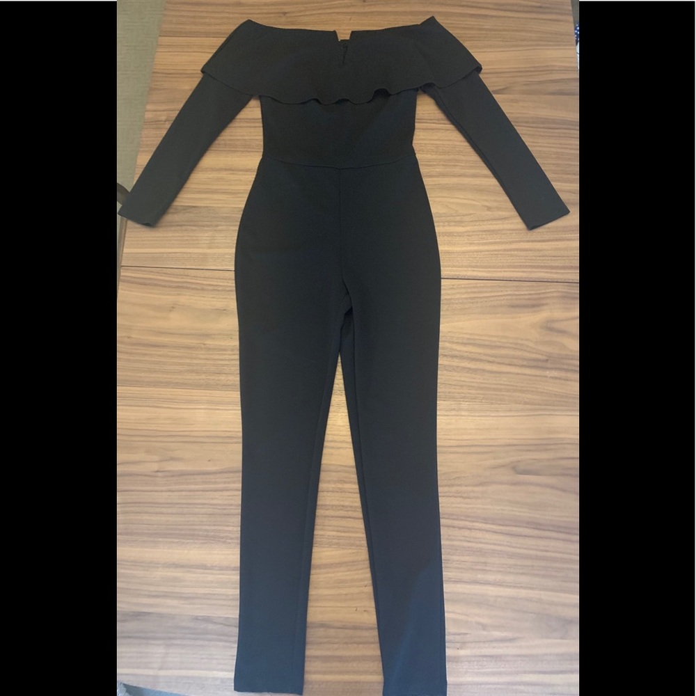 Fashion Nova- Off shoulder Jumpsuit- Size S
